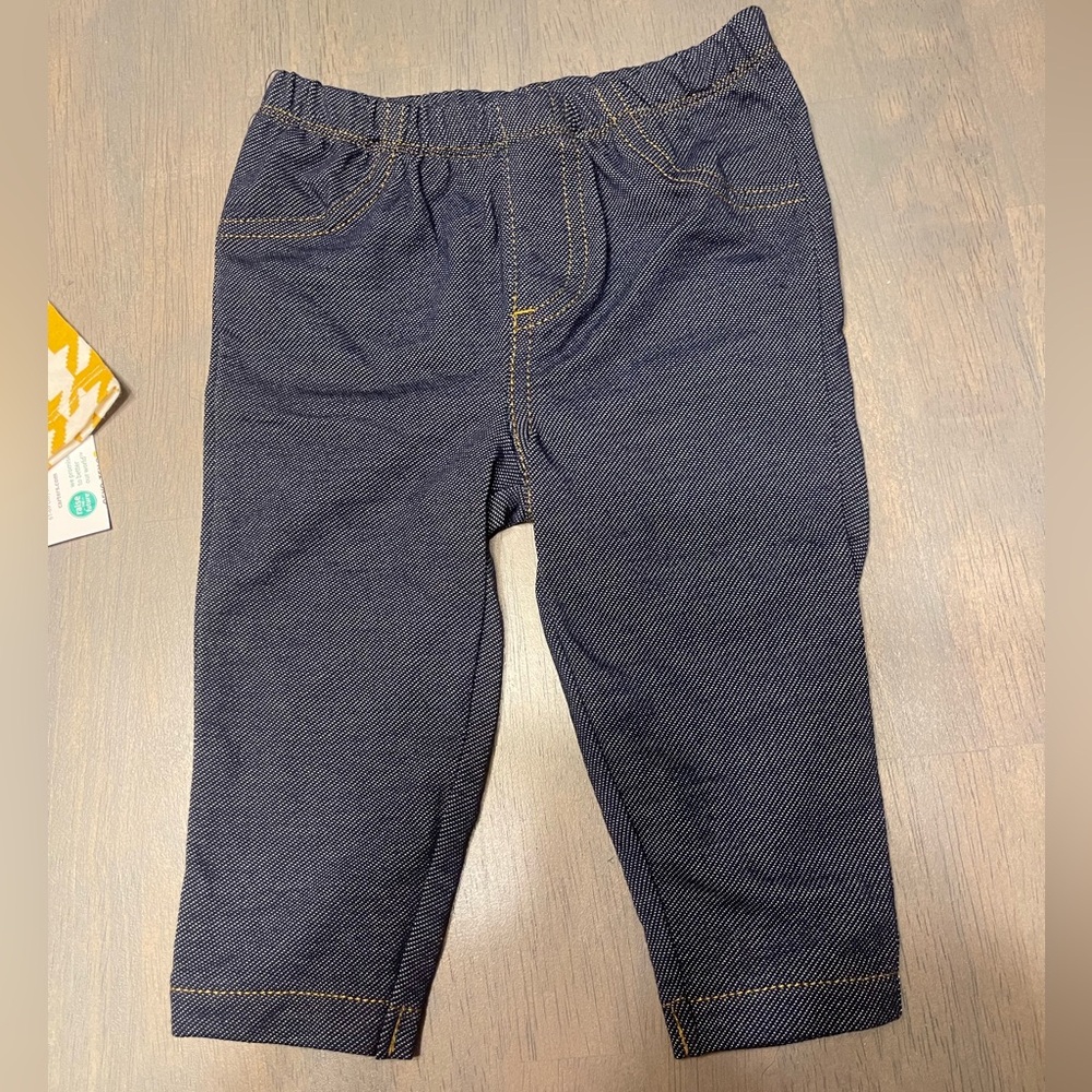 💛 NEW! • Carters • 2 piece outfit | 6 months - Picture 6 of 7